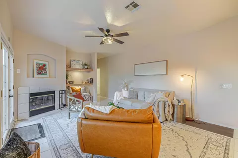 Living - 41002 Flagstone St, Palmdale, CA 93551 photo 1 of 3