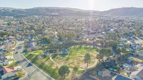 View/Area - 41002 Flagstone St, Palmdale, CA 93551 photo 11 of 15