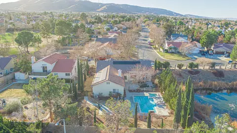 View/Area - 41002 Flagstone St, Palmdale, CA 93551 photo 7 of 15