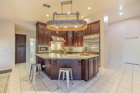 Kitchen - 41002 Flagstone St, Palmdale, CA 93551 photo 1 of 4