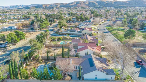 View/Area - 41002 Flagstone St, Palmdale, CA 93551 photo 9 of 15