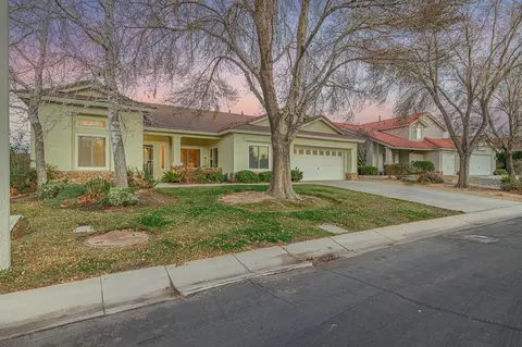 Exterior - 41002 Flagstone St, Palmdale, CA 93551 photo 10 of 15