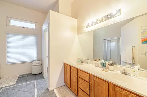 Bath - 41002 Flagstone St, Palmdale, CA 93551 photo 2 of 4