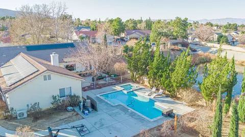 View/Area - 41002 Flagstone St, Palmdale, CA 93551 photo 14 of 15