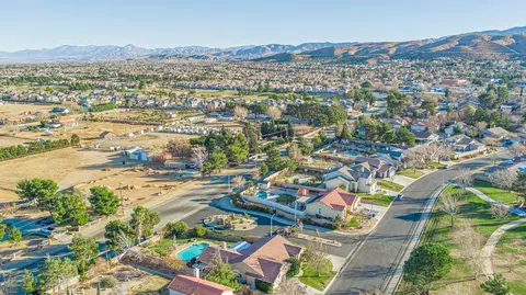 View/Area - 41002 Flagstone St, Palmdale, CA 93551 photo 13 of 15