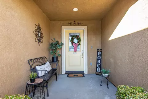 5811 Vahan Ct, Lancaster, CA 93536 photo 4