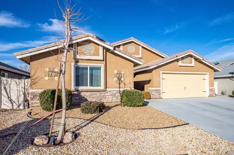 5811 Vahan Ct, Lancaster, CA 93536 photo 2