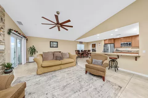 5811 Vahan Ct, Lancaster, CA 93536 photo 6