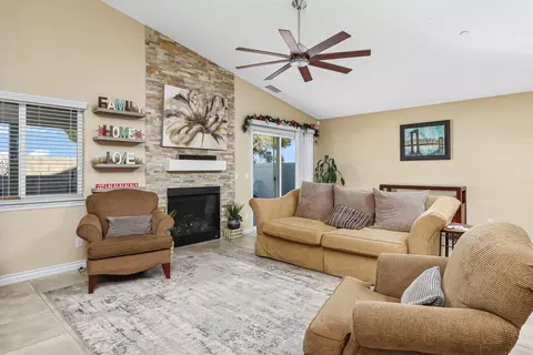5811 Vahan Ct, Lancaster, CA 93536 photo 7