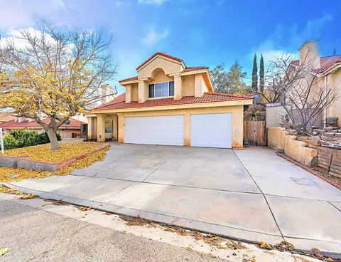 1054 Marigold Ave, Palmdale, CA 93551
