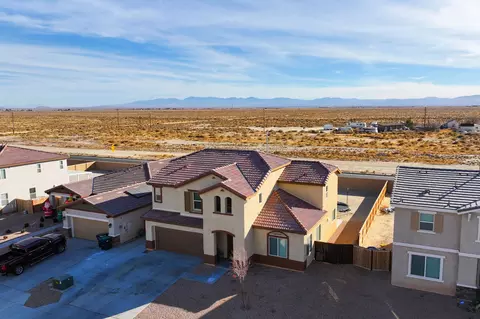 3034 Desert Cloud Ave, Rosamond, CA 93560 photo 2