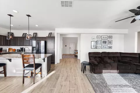 3034 Desert Cloud Ave, Rosamond, CA 93560 photo 18