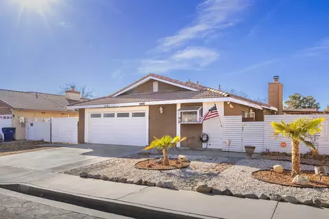43715 Santa Rosa Cir, Lancaster, CA 93535