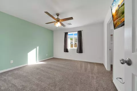 Bedroom - 17981 Swaps Ct, Tehachapi, CA 93561 photo 1 of 4