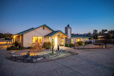 33230 Barber Rd, Agua Dulce, CA 91390