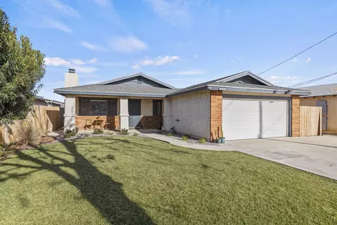 4775 Avenue L8 W, Lancaster, CA 93536