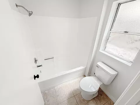 Bath - 36850 37th St E, Palmdale, CA 93550 photo 4 of 5