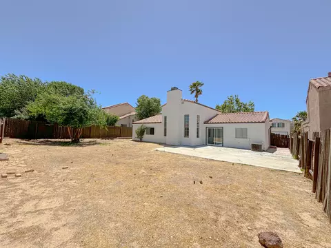 Exterior - 36850 37th St E, Palmdale, CA 93550 photo 4 of 6