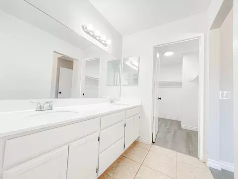 Bath - 36850 37th St E, Palmdale, CA 93550 photo 5 of 5