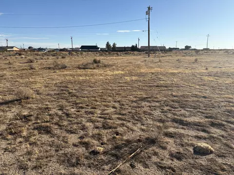 Dogwood Avenue, California City, CA 93505