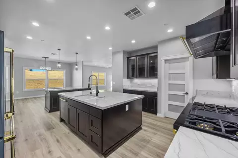 Kitchen - 23400 Johnson Ct, Tehachapi, CA 93561 photo 7 of 7