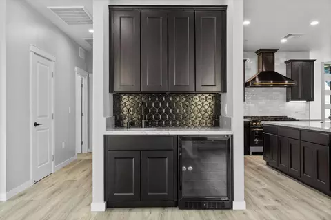 Kitchen - 23400 Johnson Ct, Tehachapi, CA 93561 photo 1 of 7
