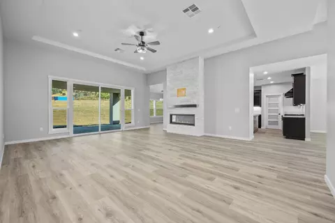 Living - 23400 Johnson Ct, Tehachapi, CA 93561 photo 1 of 9