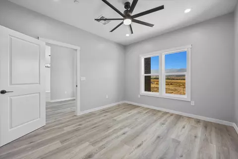 Bedroom - 23400 Johnson Ct, Tehachapi, CA 93561 photo 2 of 5