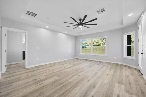 Living - 23400 Johnson Ct, Tehachapi, CA 93561 photo 9 of 9