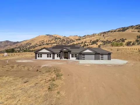 Exterior - 23400 Johnson Ct, Tehachapi, CA 93561 photo 3 of 10