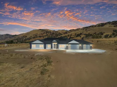 23400 Johnson Ct, Tehachapi, CA 93561