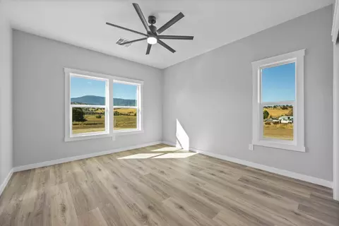 Bedroom - 23400 Johnson Ct, Tehachapi, CA 93561 photo 4 of 5