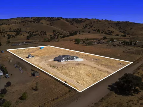View/Area - 23400 Johnson Ct, Tehachapi, CA 93561 photo 4 of 5