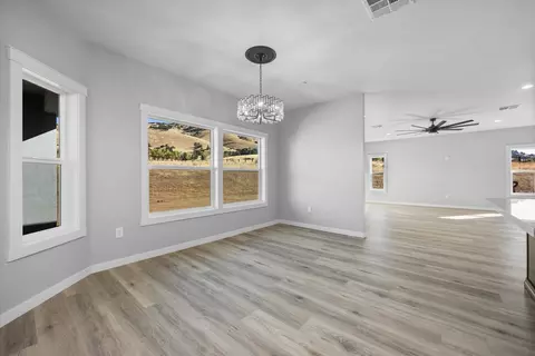Dining - 23400 Johnson Ct, Tehachapi, CA 93561 photo 2 of 2
