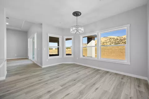 Dining - 23400 Johnson Ct, Tehachapi, CA 93561 photo 1 of 2