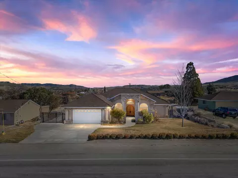 21400 Westwood Blvd, Tehachapi, CA 93561