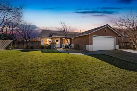 2710 Pondera St W, Lancaster, CA 93536