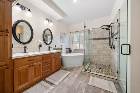 Bath - 19475 Spalding Ave, Riverside, CA 92508 photo 1 of 3