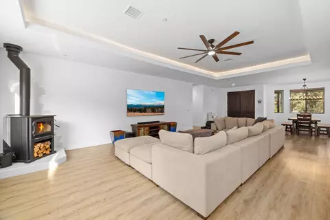 27921 Bear Valley Rd, Tehachapi, CA 93561 photo 20