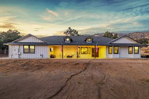 27921 Bear Valley Rd, Tehachapi, CA 93561 photo 3
