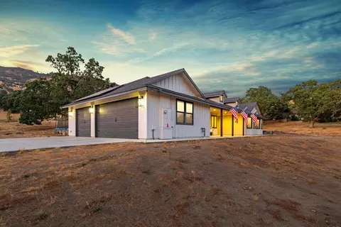 27921 Bear Valley Rd, Tehachapi, CA 93561