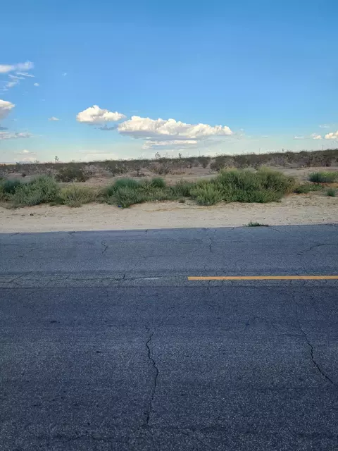 96 Th And T8, Littlerock, CA 93543