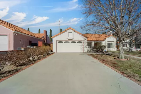 1521 Windsor Pl, Palmdale, CA 93551