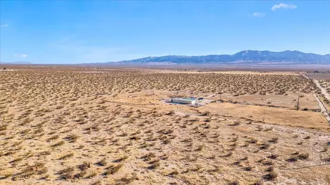 18039 Ave R E, Llano, CA 93544 photo 28