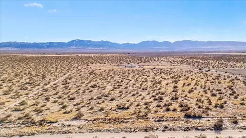 18039 Ave R E, Llano, CA 93544 photo 26