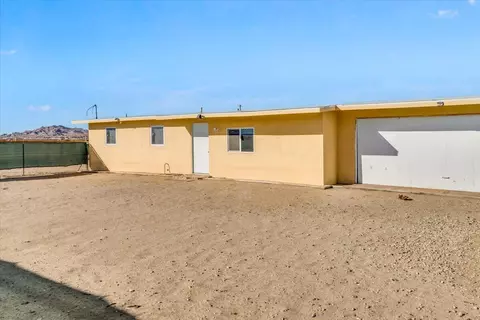 18039 Ave R E, Llano, CA 93544 photo 2