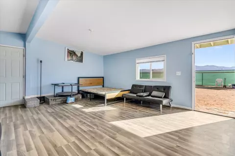 18039 Ave R E, Llano, CA 93544 photo 4