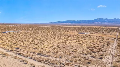 18039 Ave R E, Llano, CA 93544 photo 27