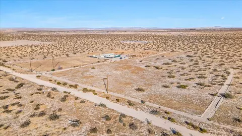 18039 Ave R E, Llano, CA 93544 photo 30