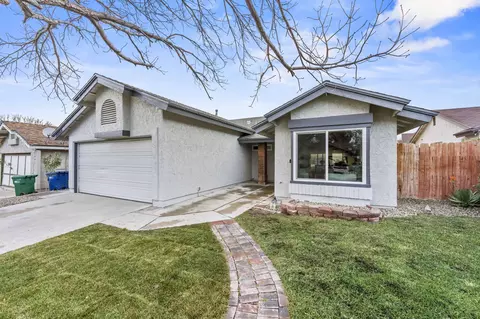 Exterior - 36864 Apache Plume Dr, Palmdale, CA 93550 photo 7 of 8